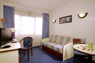 Comfort Suites Cannes Mandelieu Mandelieu-la-Napoule Exterior foto